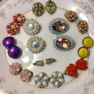 Vtg EARRING LOT 11 PAIR CLIP ONS Screw Back Cluster Confetti Lisner Japan Pink